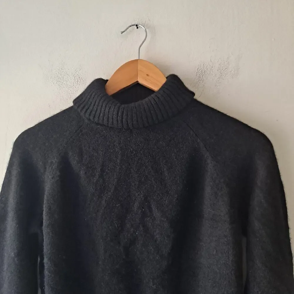 Quince 100% Yak Wool Turtleneck Sweater Long Sleeve Pullover Black Womens Size M